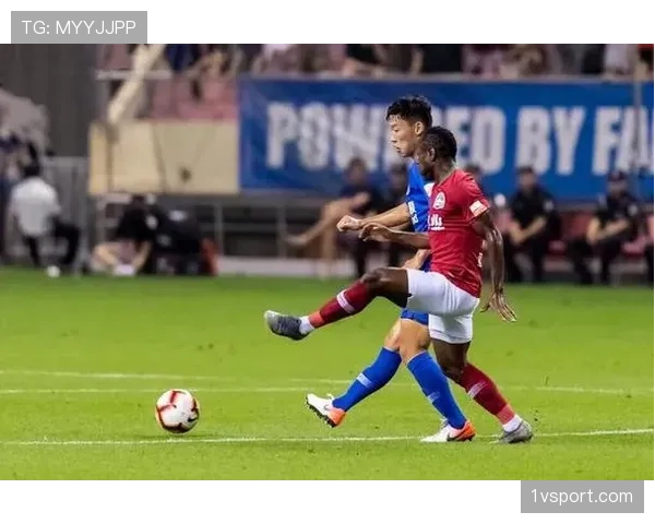 中立球规则适用条件与裁判判罚要点